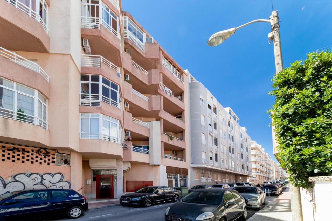 Apartment Gases 52 *